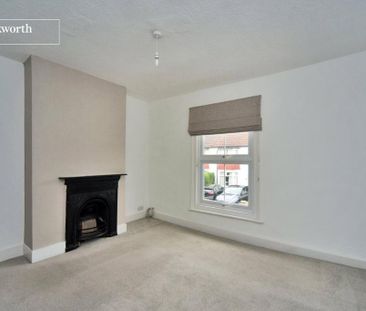 2 bedroom end of terrace house to rent - Photo 2