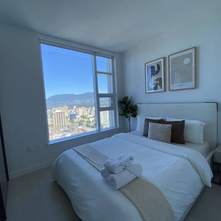 One Burrard Place Luxury High End Apartment 2Bed 2Bath 1Den - Photo 3