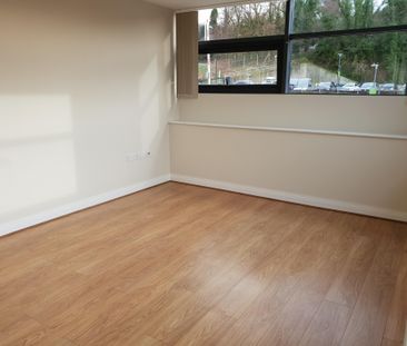 The Backs, Chesham - Photo 4