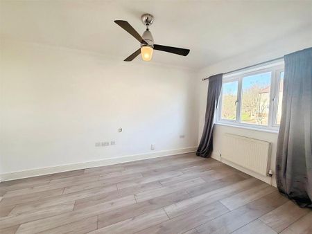 3 bedroom detached house to rent - Photo 2