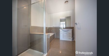 AFFORDABLE 3 BEDROOM TOWNHOUSE - Photo 4