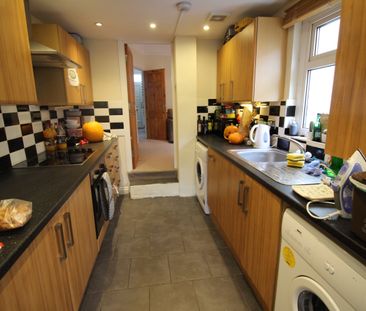 Hirwain Street, Cathays - Photo 1