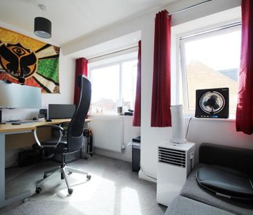 3 bedroom semi-detached house to rent - Photo 5