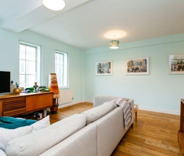 2 Bedroom Flat - Conversion - Photo 2