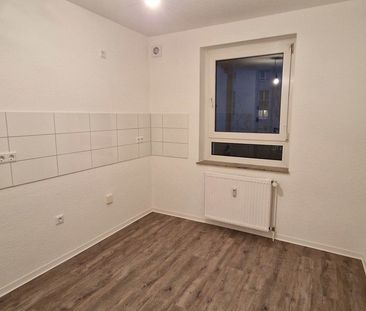 Wohnung ist schick - Ansehen mit nur einem Klick! - Photo 3