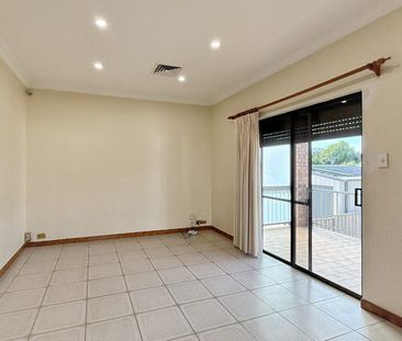 Recently Renovated Family Home house for leasing - Photo 4