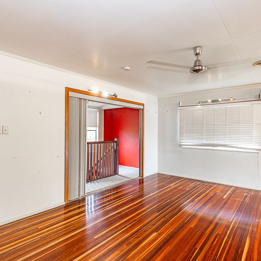 159 Upper Miles Avenue, Kelso QLD 4815 - House For Rent | Domain - Photo 1