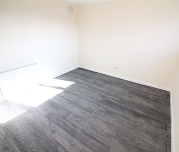 Vicarage Farm Road, Hounslow - Photo 1