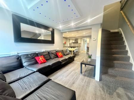 7 Bed Student Home - 93 Tenterden Drive - Photo 3