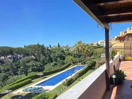 Luxury penthouse for rent in The Golden Mile, Spain - Photo 5