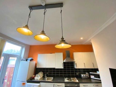 Blandford Road, Salford - Photo 2