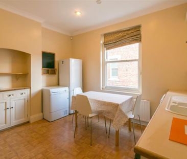 3 bedroom flat to rent - Photo 1