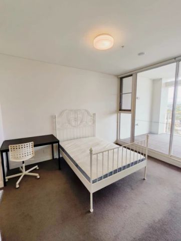 8 Ebsworth St, Sydney - Photo 2