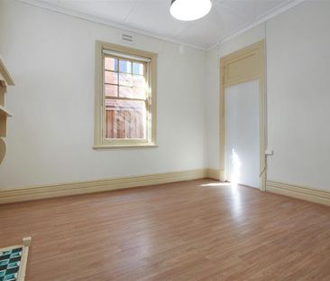 CHARMING & CHARACTER - Photo 3