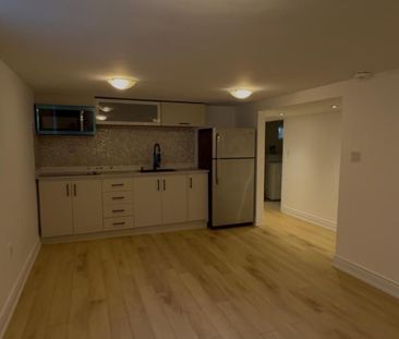 For Lease - 44 Richardson Drive, Aurora, Ontario - Photo 6