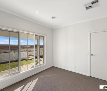 🏠 Brand New 4-Bedroom in Eynesbury - $350pw - Photo 3