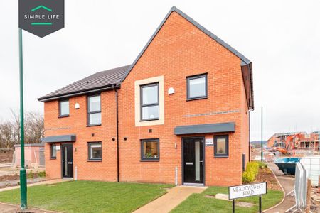 3 bedroom semi-detached house to rent - Photo 2