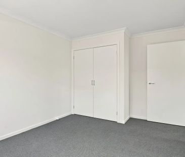 NEW BUILD HOME FOR RENT IN THORNHILL PARK - Photo 2