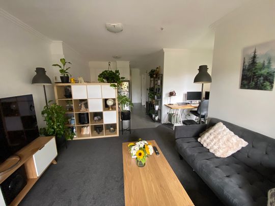 Caulfield East - Photo 1