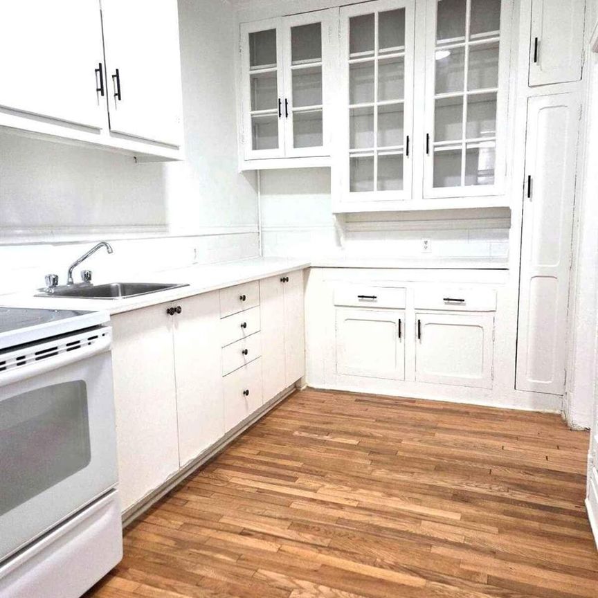 **CONDO SPACIEUX, LUMINEUX ET ENSOLEILLÉ – 2 CHAMBRES - Photo 1