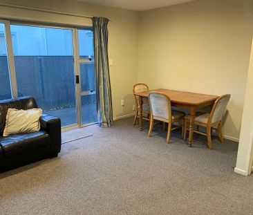 2 Bedroom unit close to the CBD - Photo 2