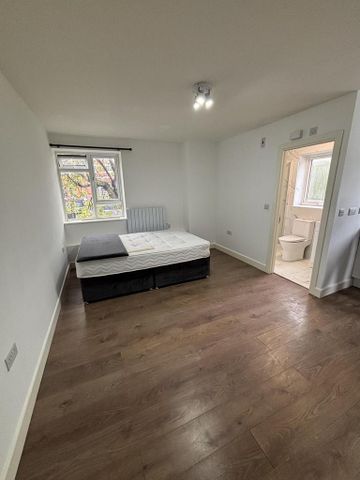 Studio to rent - Photo 5