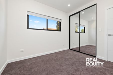 2/165 Epsom Road, Chipping Norton NSW 2170 - Townhouse For Rent | Domain - Photo 2