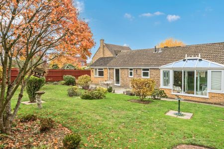 3 bedroom detached bungalow to rent - Photo 4