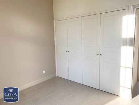 Location Appartement 3 pièces 67m² FONTENAY LE COMTE 85200 - Photo 2