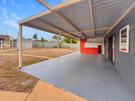 4 Bedroom home in Orana Heights - Photo 5