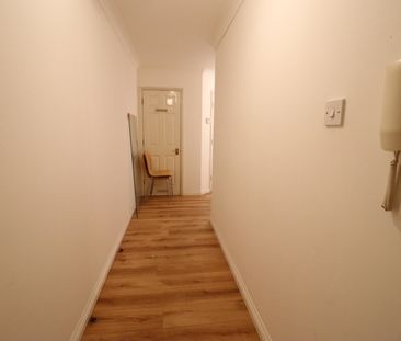 Room in a Shared Flat, Lamb Court, E14 - Photo 1