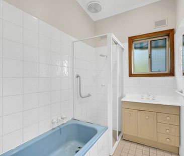 Charming 3-Bedroom Home with Space Comfort & Convenience! - Photo 6