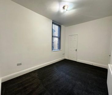 4 bedroom terraced house to rent - Photo 6