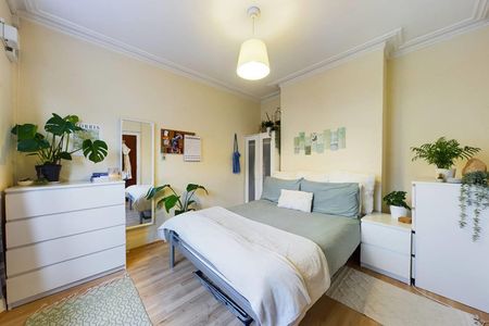 3 bedroom House To Let - Photo 2