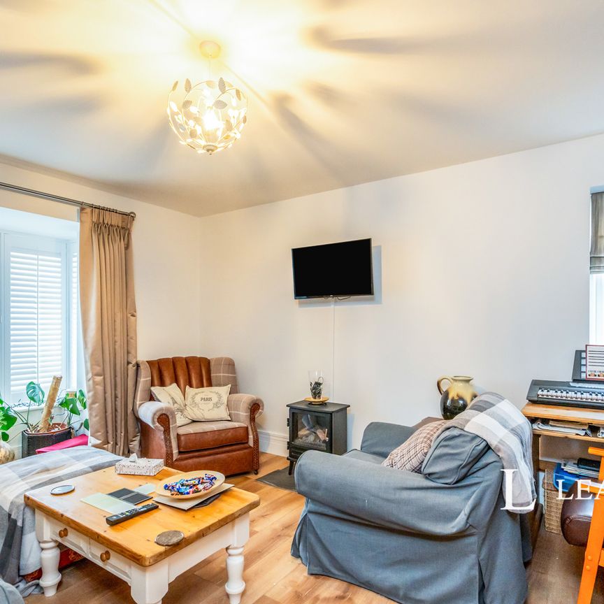 2 bedroom house to rent Violet Close, Bognor Regis, West Sussex, PO21 - Photo 1