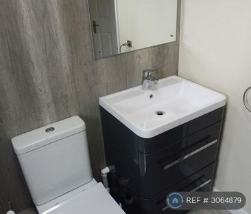 2 bedroom semi-detached house to rent - Photo 4