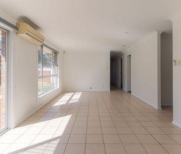 New Paint , New Carpet , New Fans ! - Photo 6