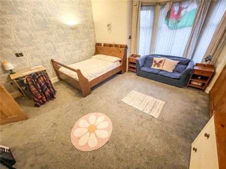 4 bedroom terraced house to rent - Photo 5