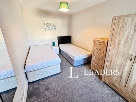 3 bedroom house to rent Mayer Street, Stoke-on-Trent, Staffordshire, ST1 - Photo 4