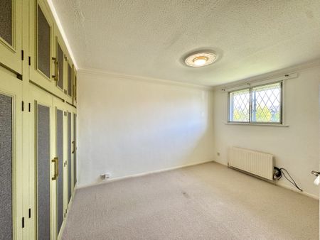 Maisie Webster Close, Middlesex, TW19 - Photo 2