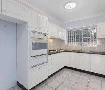 Modern 3-Bedroom + Study Townhouse in Prime North Parramatta Location - Photo 2