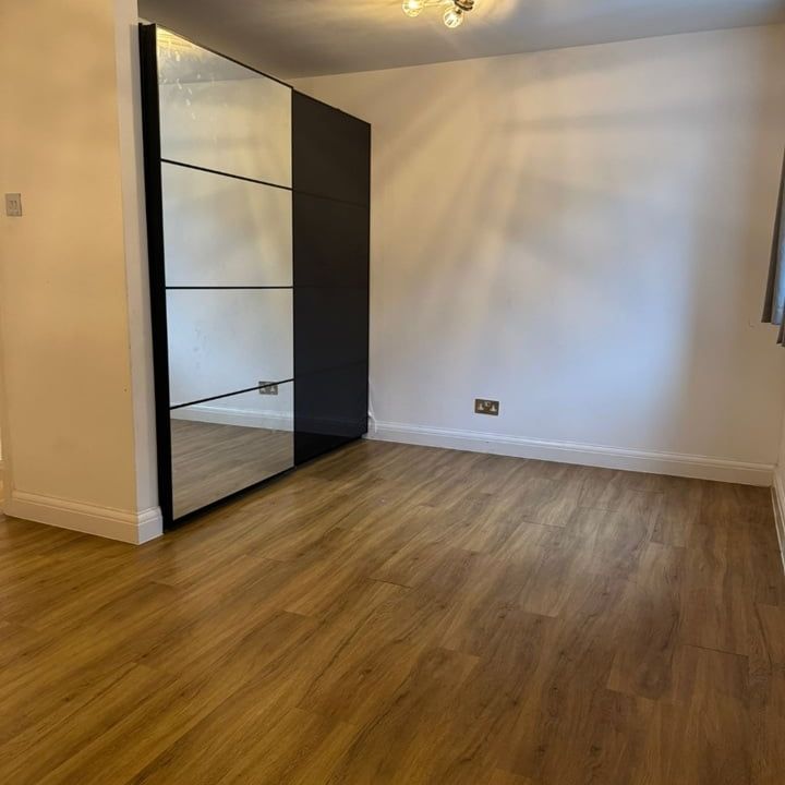 2 Bed Flat, Alcester Court, SM6 - Photo 1