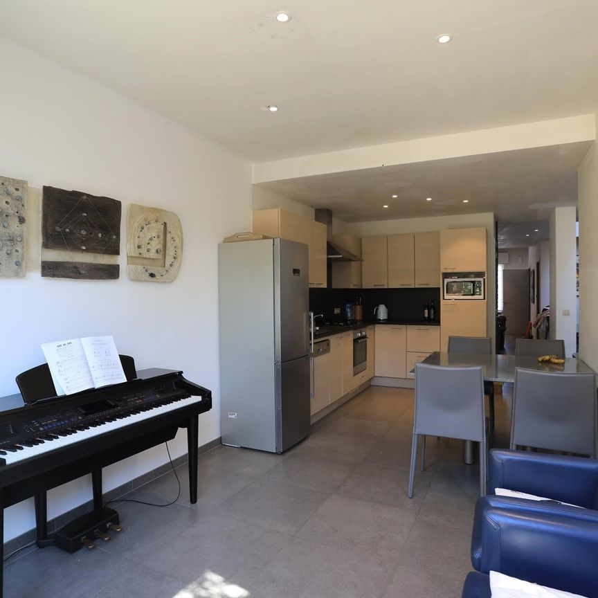 Zeer verzorgde woning met 2 slaapkamers - vlakbij het centrum van Izegem - Foto 1