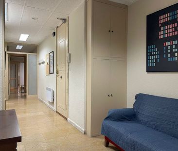 Carrer de Mallorca, Barcelona, Catalonia - Photo 5