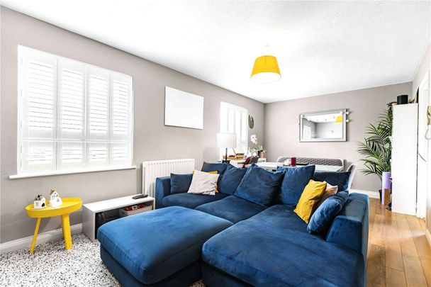 Lambourn Grove, Kingston upon Thames, KT1 3SG - Photo 1