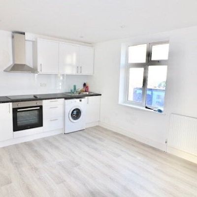 Elm Park Avenue, Elm Park, RM12 4SD, Property for rent - Photo 2