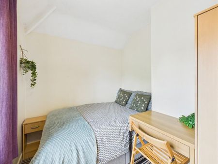 4 bedroom terraced house to rent - Photo 3