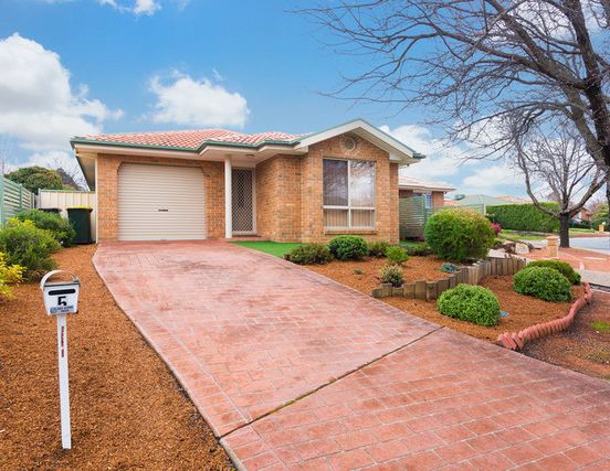 5 Saxby Close, Amaroo ACT 2914 - House For Rent | Domain - Photo 1