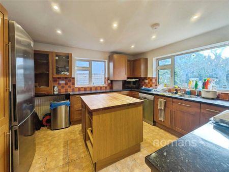 5 bedroom detached house to rent - Photo 4