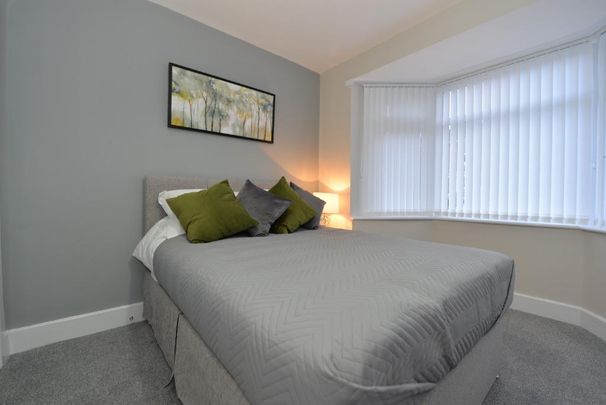 1 bedroom in a house share to rent - Photo 1